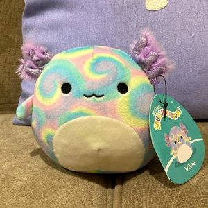 Vivie- 8 inch axolotl